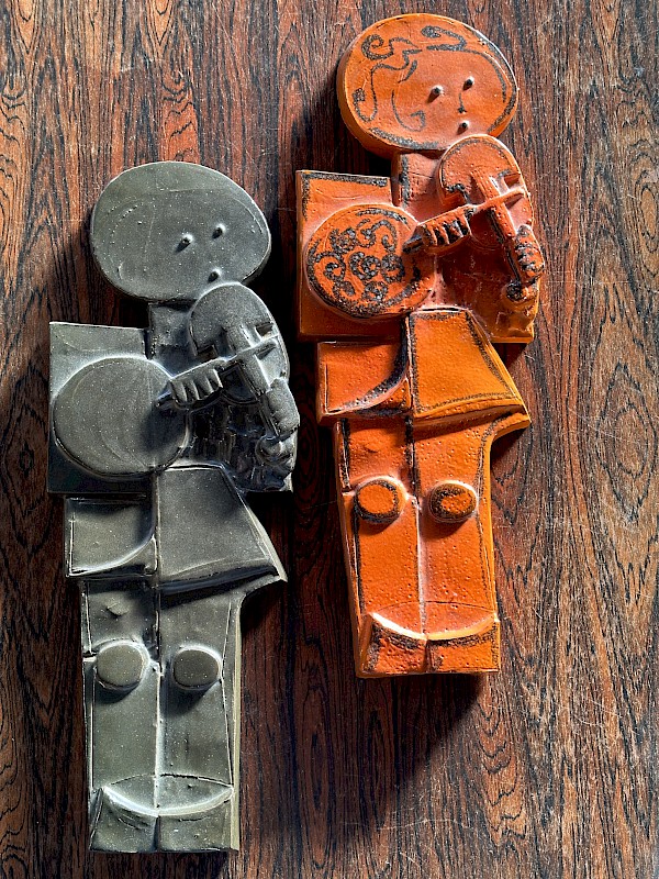 Ceramic violin players