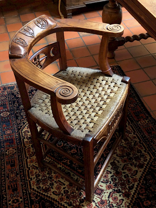 Oak Hunting Chair with Medieval Flair