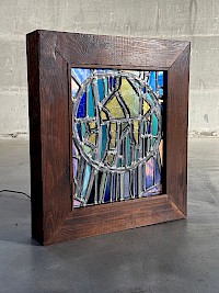 Armand Calders: stained glass illuminated box