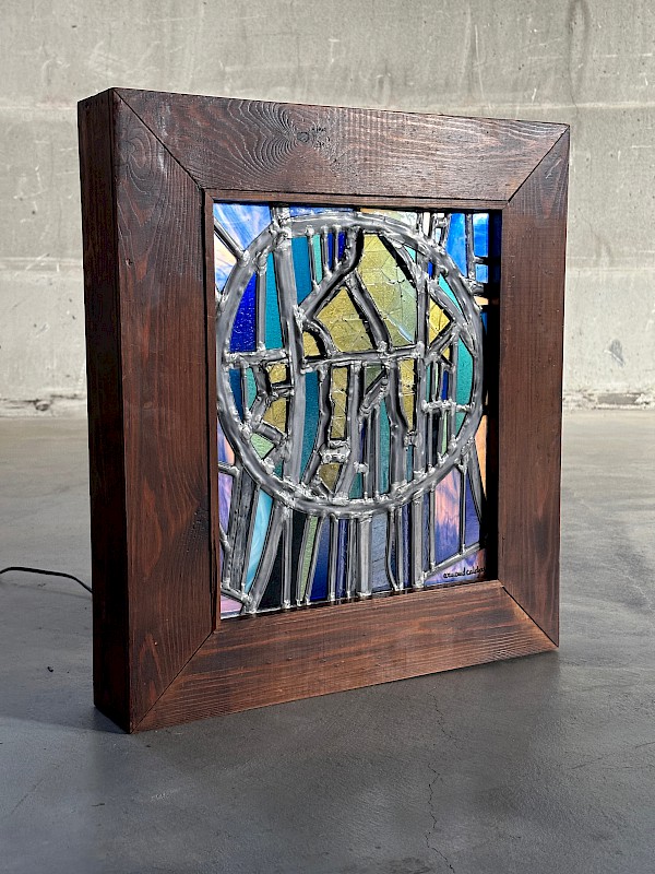 Armand Calders: stained glass illuminated box