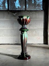 Torhout Earthenware, glazed pedestal