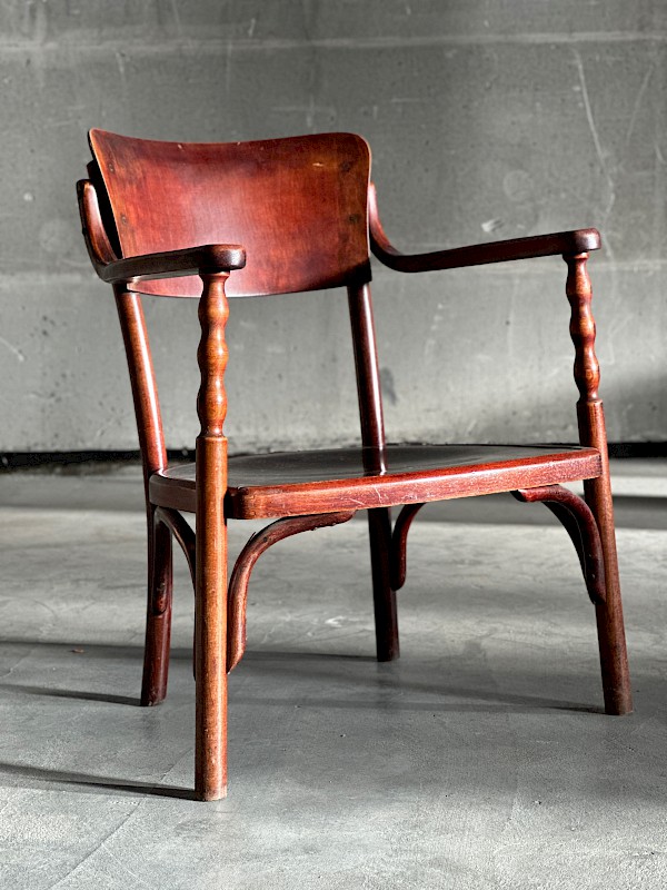 A Thonet Classic: The Fishel Low Chair