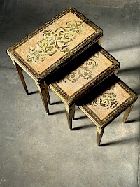 Florentine nesting tables