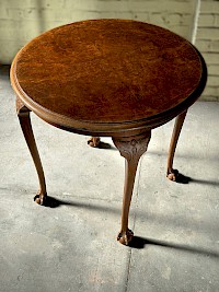 Edwardian occasional table with cabriole legs