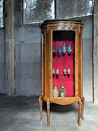 Empire-style display cabinet