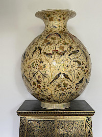 Kashmiri papier-mâché vase from 1977